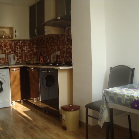 Apartments Azatutyan Avenue 9, Кв 19 Ереван Екстериор снимка