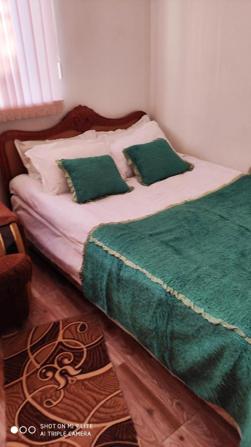 Apartments Azatutyan Avenue 9, Кв 19 Ереван Екстериор снимка