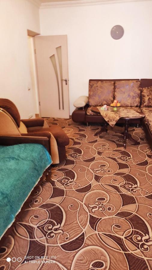Apartments Azatutyan Avenue 9, Кв 19 Ереван Екстериор снимка