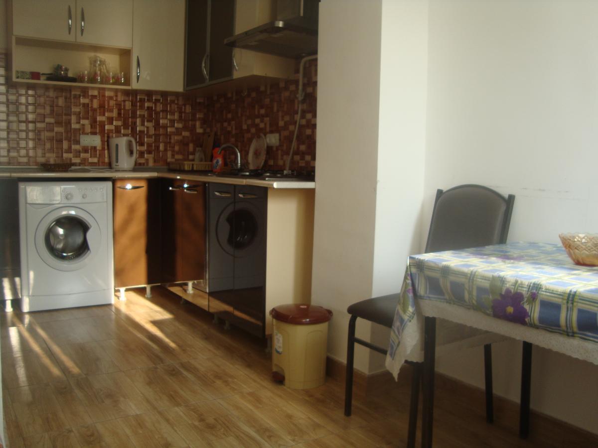 Apartments Azatutyan Avenue 9, Кв 19 Ереван Екстериор снимка