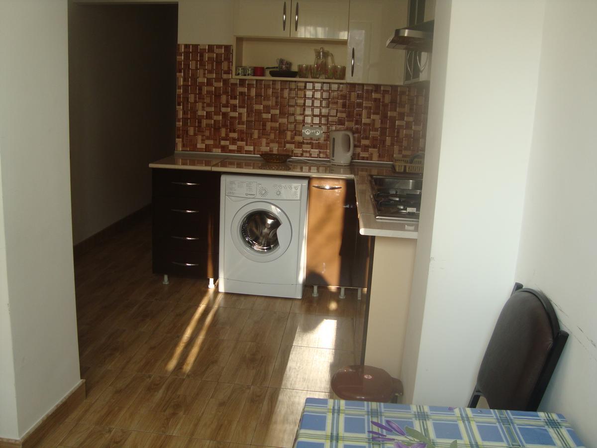 Apartments Azatutyan Avenue 9, Кв 19 Ереван Екстериор снимка