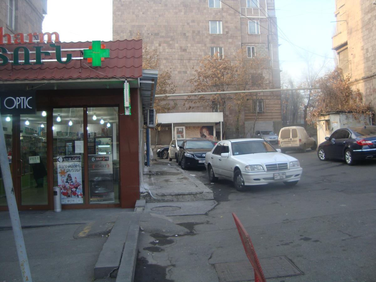 Apartments Azatutyan Avenue 9, Кв 19 Ереван Екстериор снимка