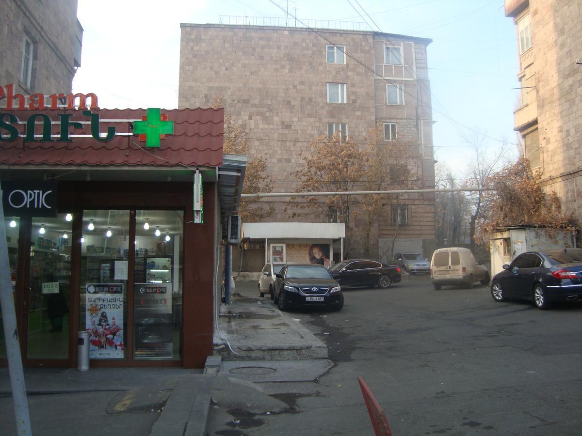 Apartments Azatutyan Avenue 9, Кв 19 Ереван Екстериор снимка